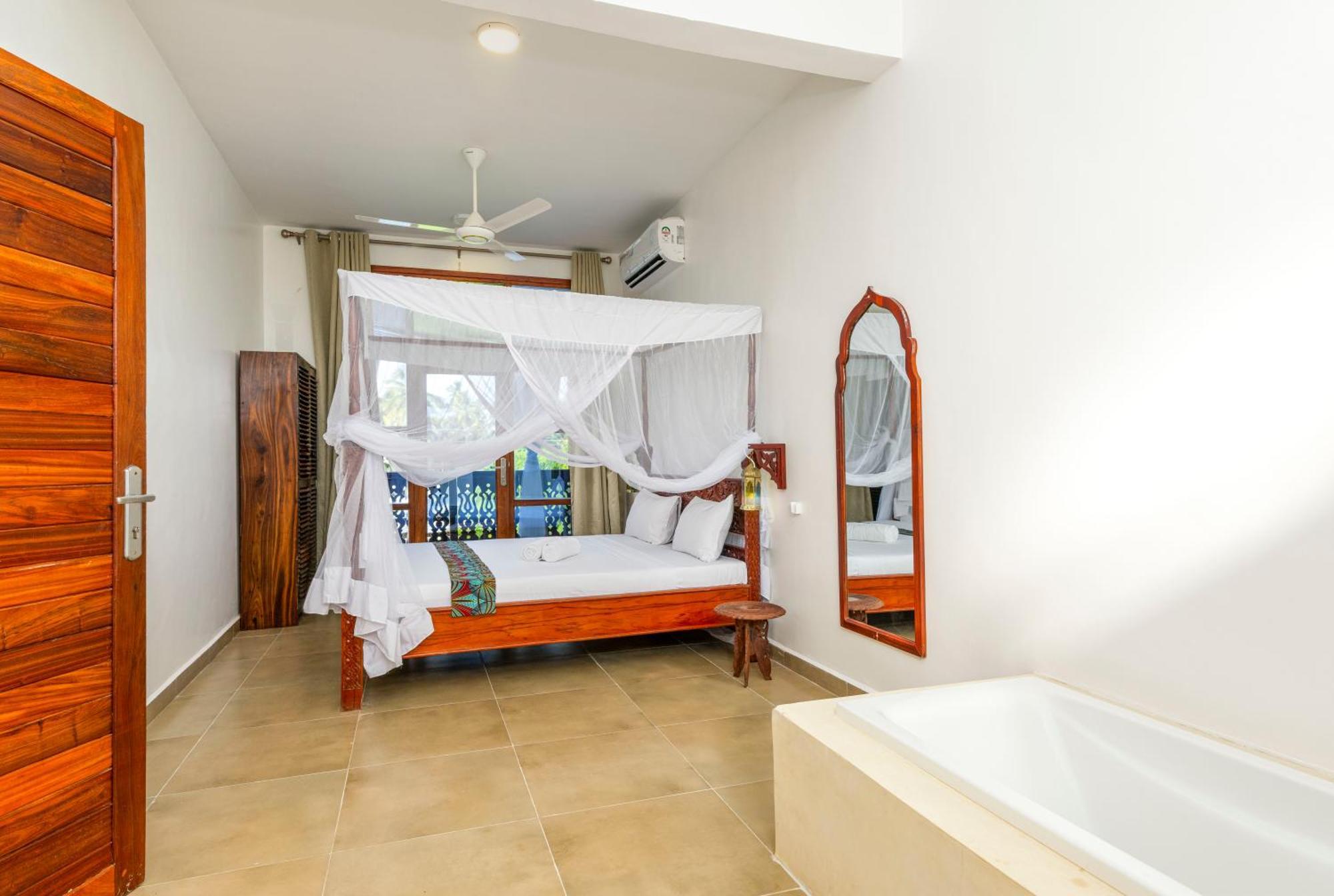 Tasneem Islamic Luxury Suites Jambiani  Exterior foto