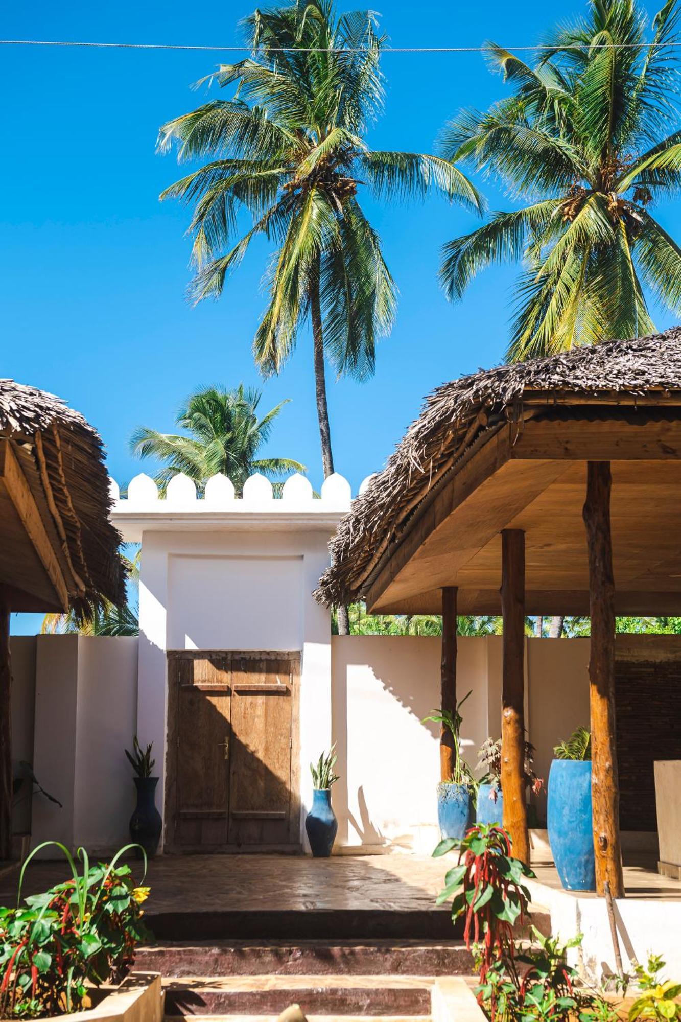 Tasneem Islamic Luxury Suites Jambiani  Exterior foto