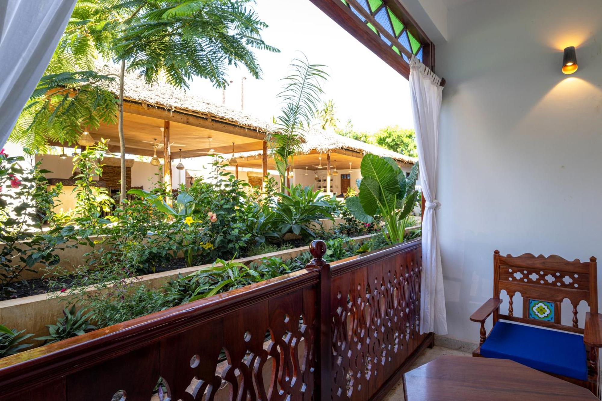 Tasneem Islamic Luxury Suites Jambiani  Exterior foto