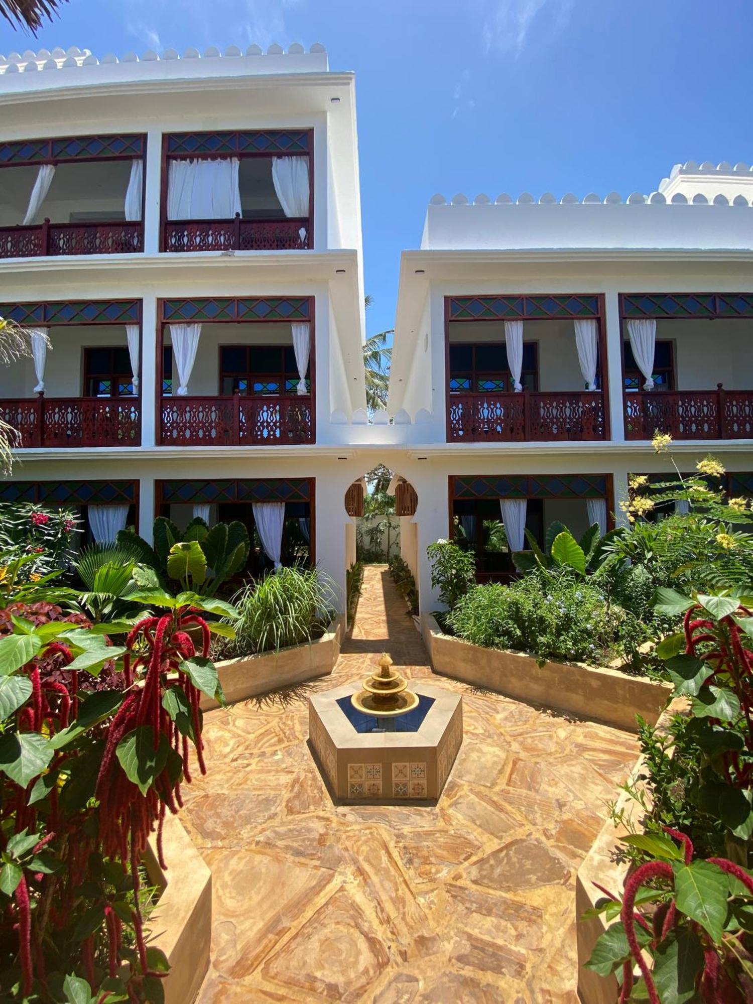 Tasneem Islamic Luxury Suites Jambiani  Exterior foto